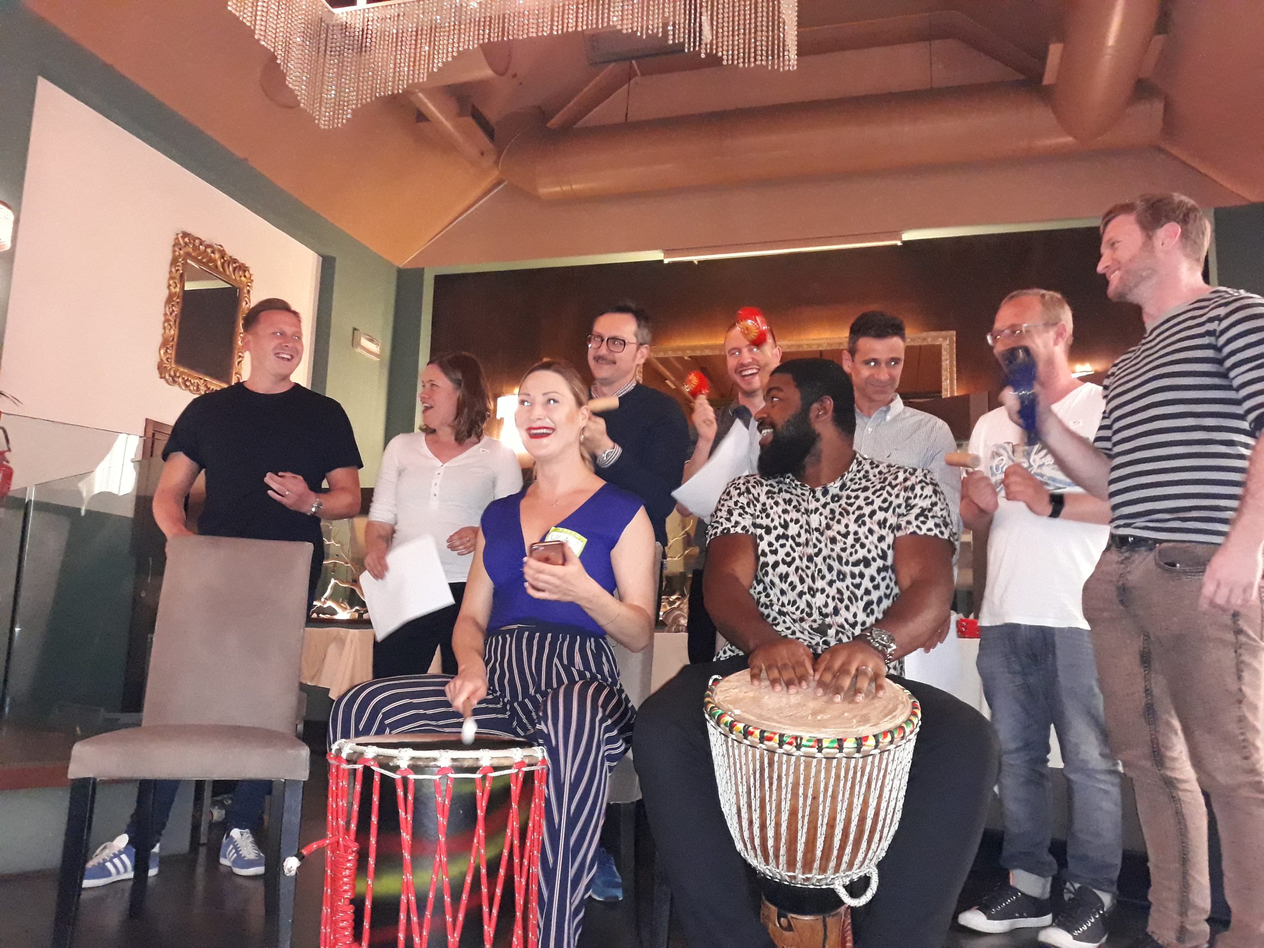 team building como musica
