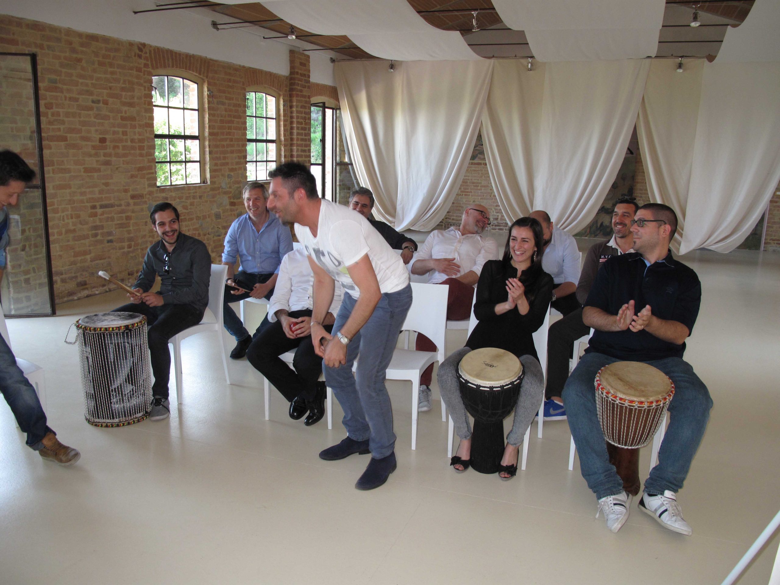 team-building-tamburi-percussioni-1
